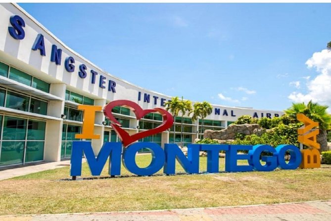 Runaway Bay Hotels Private Airport Transfer - Key points to know before booking