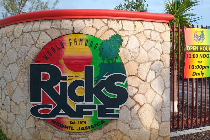 Seven Miles Beach in Negril and Ricks Cafe from Montego Bay - Who will enjoy this Negril day trip most?