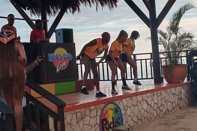 Seven Miles Beach in Negril and Ricks Cafe from Montego Bay - Should you book the Seven Mile Beach and Rick’s Cafe tour?