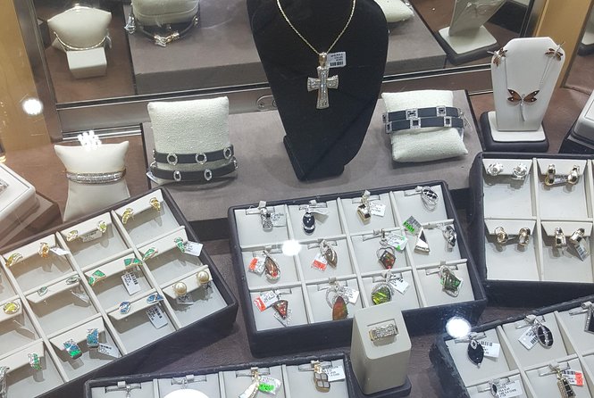 Shopping From Ocho Rios Hotels - Who will enjoy this most?