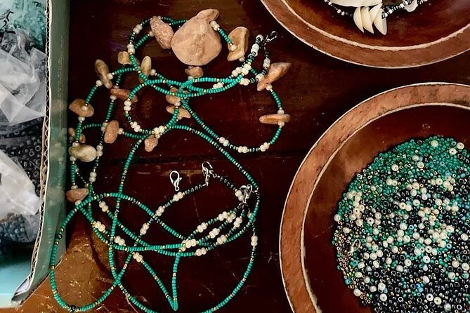 Souvenirs workshop A Mi Mek It! in Montego Bay Jamaica (FR & EN) - A small farm with goats, rabbits, ducks, and chickens