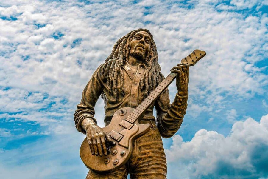 St. Ann: Bob Marley Nine Mile Tour from Ocho Rios - Paying respects at the Bob Marley Mausoleum