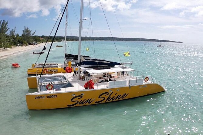 SUNSET PARTY CRUISE Rick's Cafe Ocean Coral / Eden Bay Guests - Sunset Atmosphere and Group Size