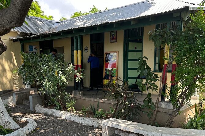 The Essential Bob Marley Tour: Visit His Home and more - Devon House: Lunch, Patties, and Ice Cream