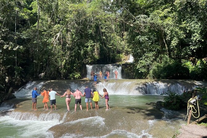 Tour to Black River and YS Falls - Everald and the value of comfortable transport